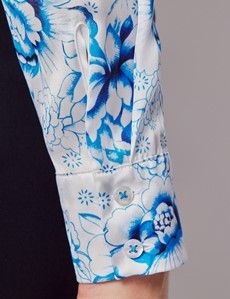 Relaxed Blue & White Floral Boutique Blouse