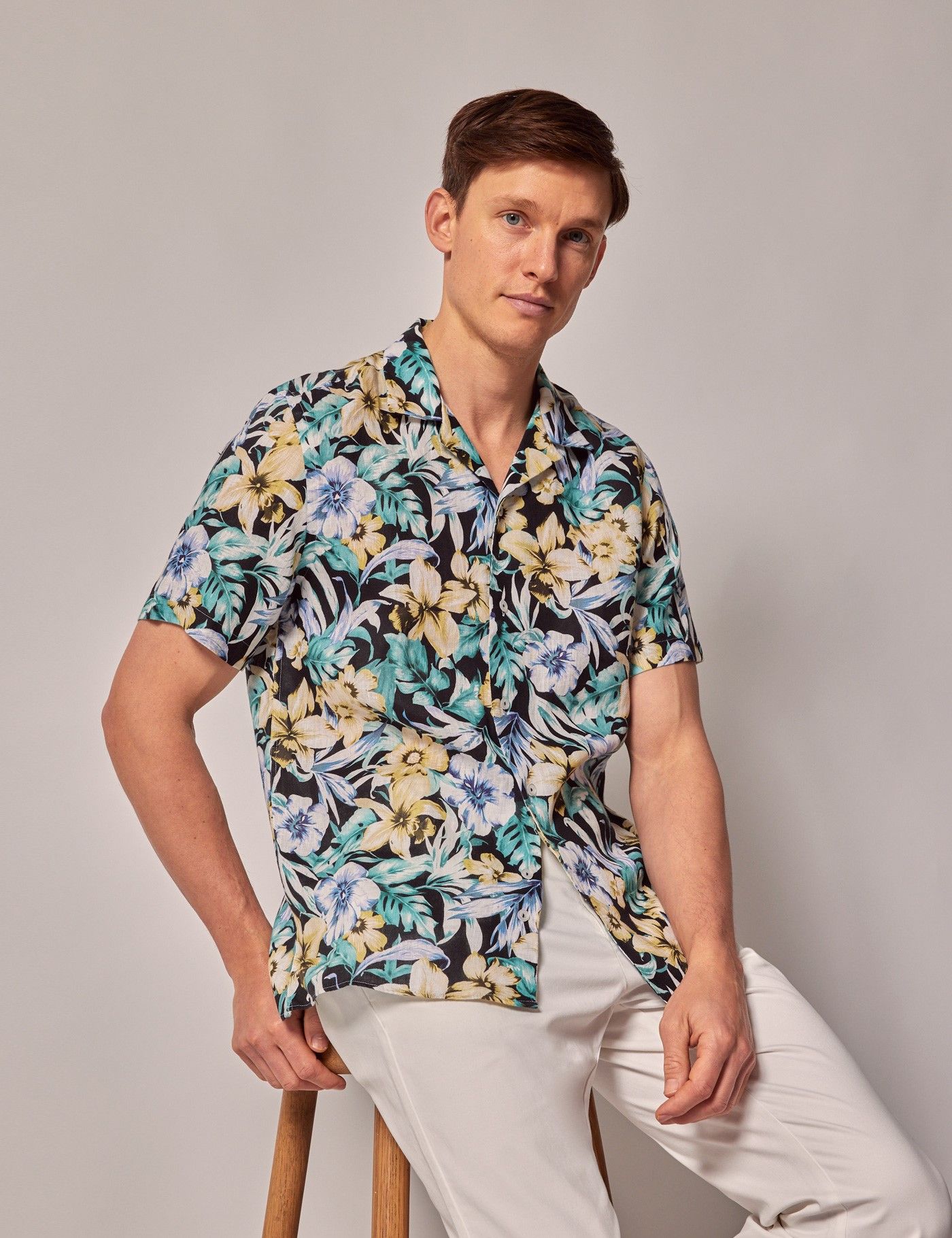 Men's Black & Green Tropical Linen Slim Short Sleeve Shirt - Revere ...