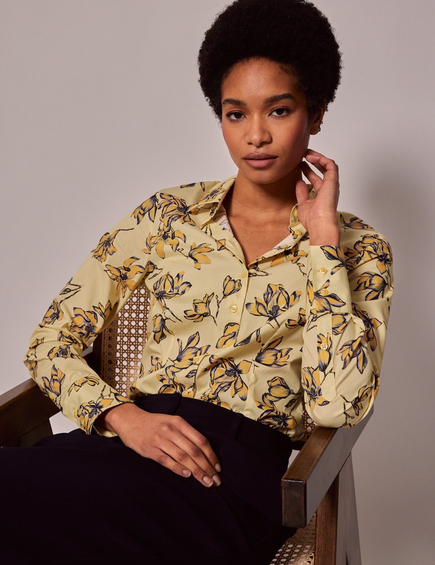 Women's Yellow & Black Floral Fitted Cotton Stretch Shirt | Hawes & Curtis