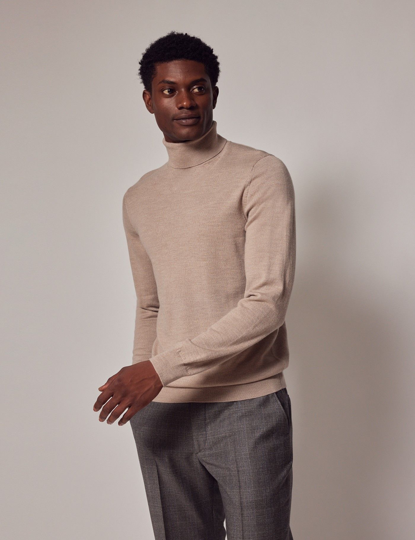 Rollkragen Pullover – Slim Fit – Merinowolle – hellbraun | Hawes 
