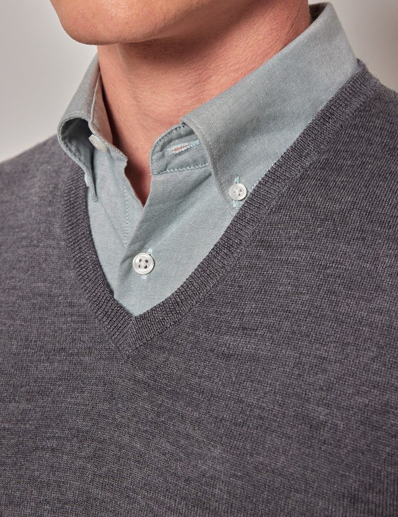 Men's Grey V-Neck Merino Sweater - Machine Washable | Hawes & Curtis