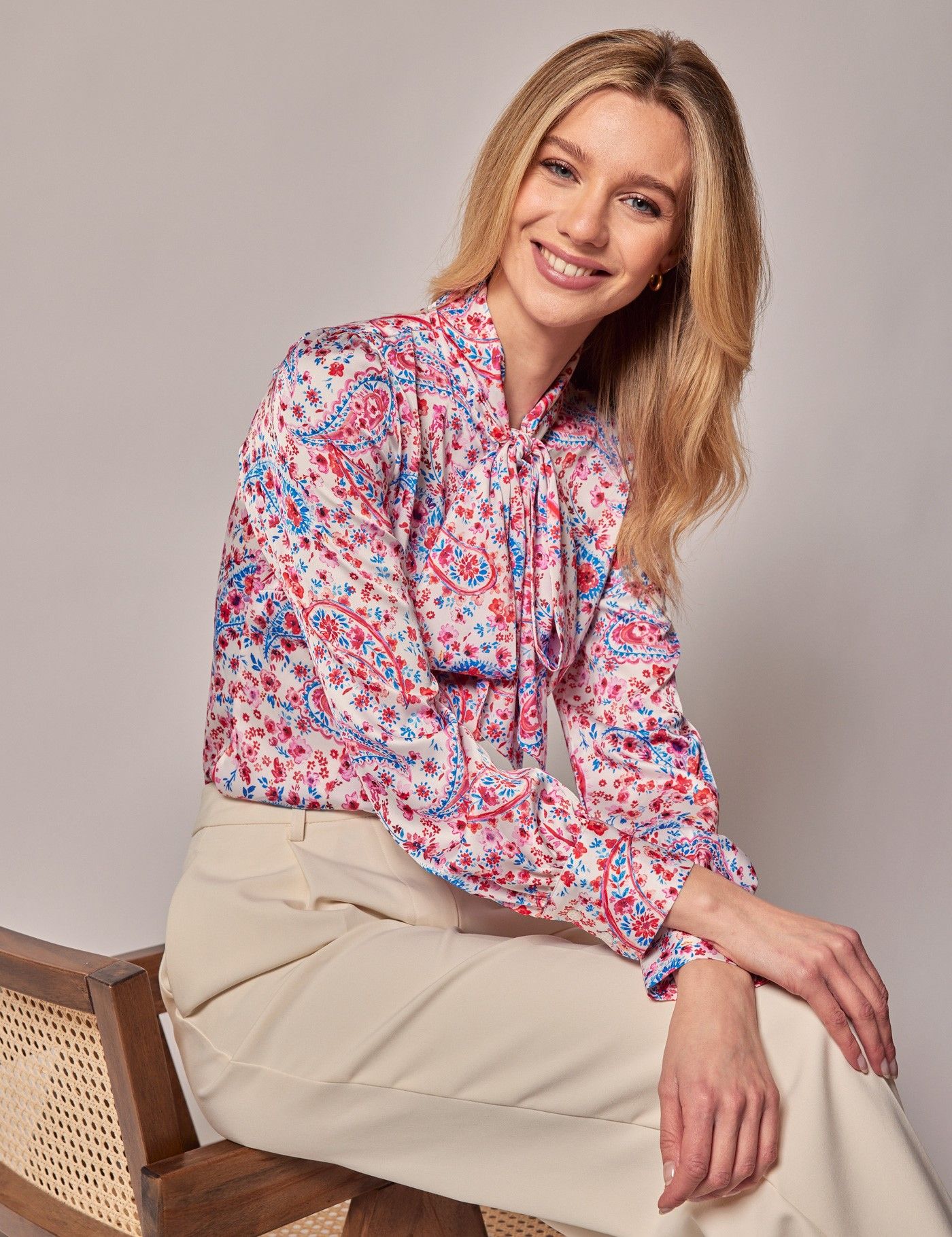 Women’s White & Pink Floral Paisley Satin Pussybow Blouse | Hawes & Curtis