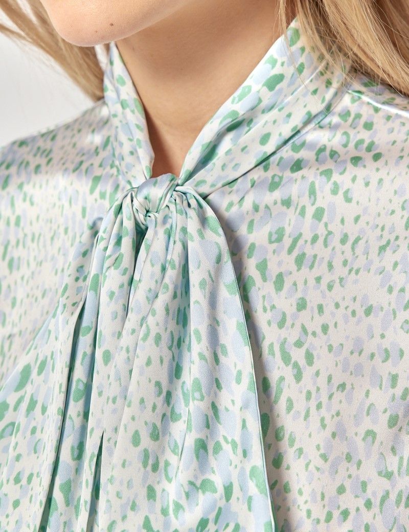 Cream & Blue Spotted Pussybow Blouse-preview