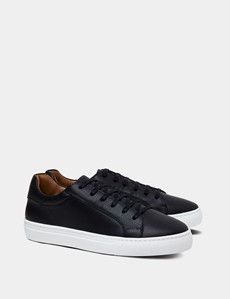 Black Tennis Trainer