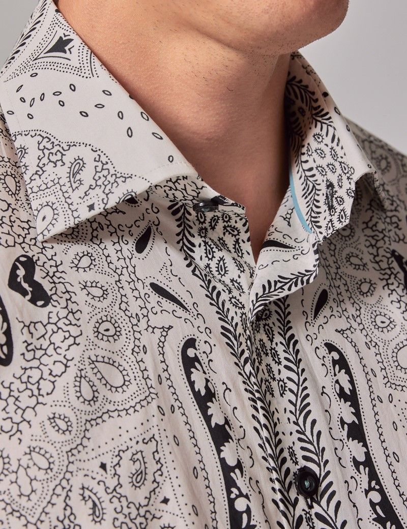 Men's White & Black Dotted Paisley Slim Shirt | Hawes & Curtis