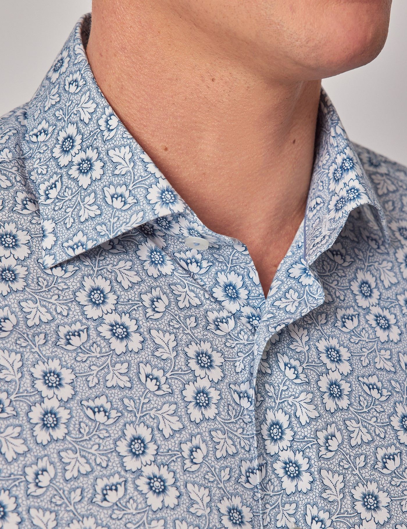 Slim Fit Blue & White Ditsy Floral Curtis Shirt-preview