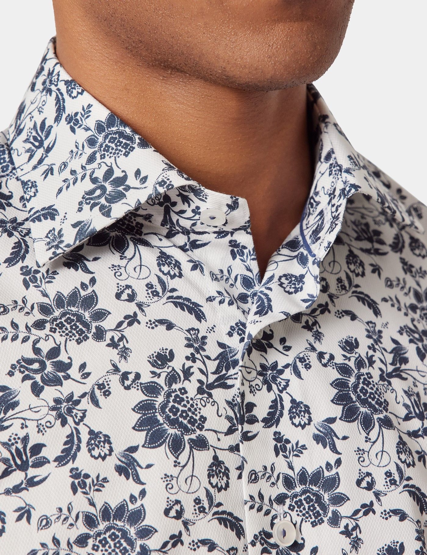 White & Navy Floral Diamond Weave Slim Curtis Shirt-preview
