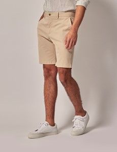 Men's Beige Garment Dyed Cotton Stretch Chino Shorts | Hawes & Curtis