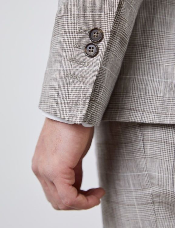 Superior details working button cuffs - Hawes & Curtis