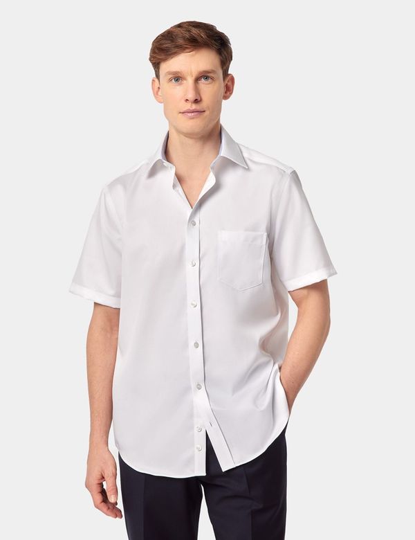 Hawes & Curtis Tailored Fit White Twill Non-Iron Shirt | Short Sleeve | Chest Pocket | Plain | Men's