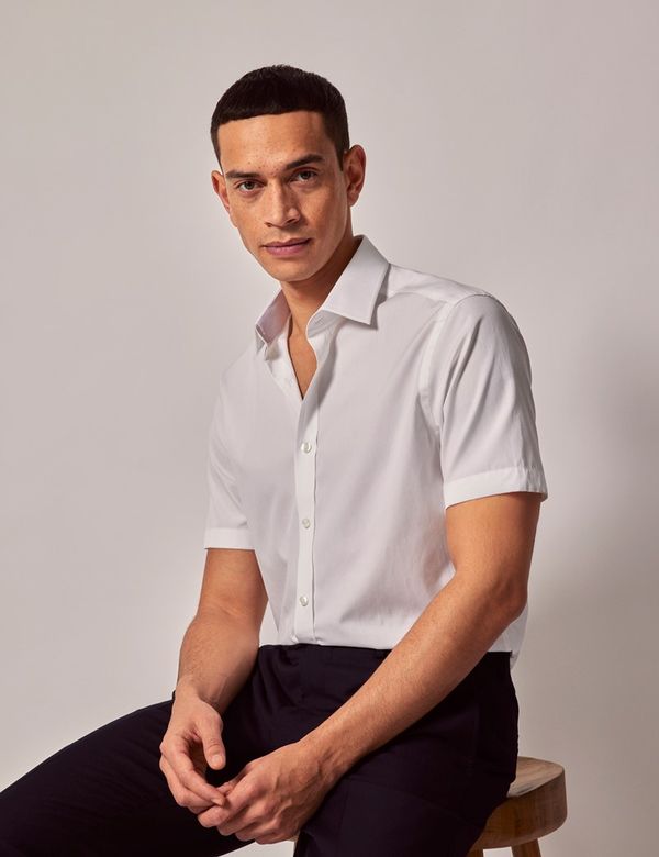 Hawes & Curtis Slim Fit White Poplin Shirt | Short Sleeve | Cotton | Plain | Men's