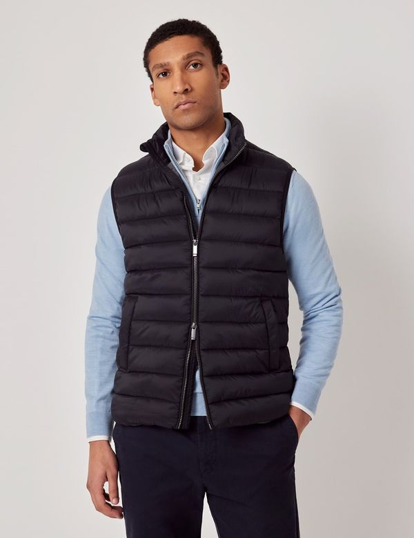 トップス NOT CONVENTIONAL asymmetry gilet Men's Black Lightweight Gilet | Hawes & Curtis