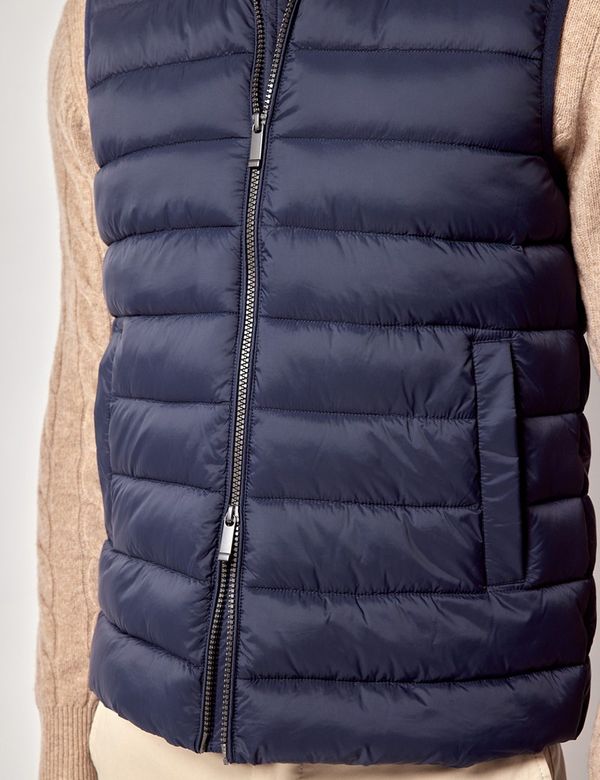 Men's Navy Lightweight Gilet | Hawes & Curtis