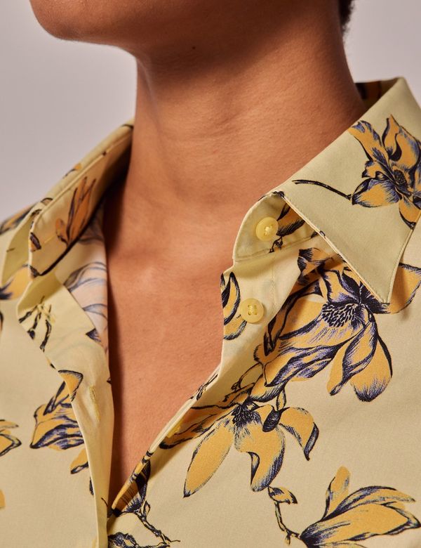 Women's Yellow & Black Floral Fitted Cotton Stretch Shirt Women's Yellow & Black Floral Fitted Cotton Stretch Shirt