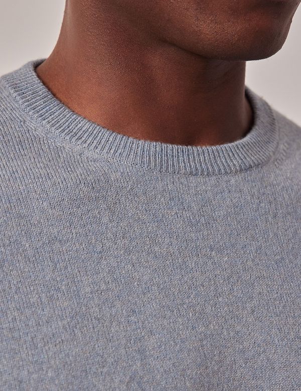 Men's Light Blue Mongolian Cashmere Crew Neck Jumper | Hawes & Curtis