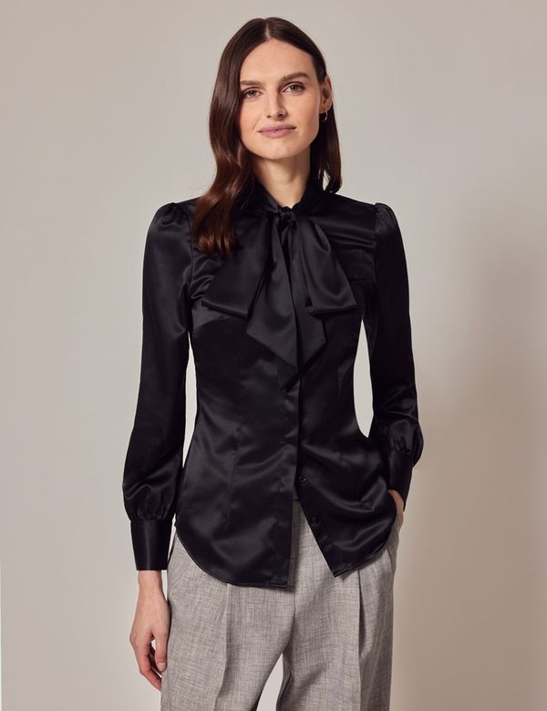Gucci Women Black Blouse With High Pussy Bow Neck In Silk Georgette Woman