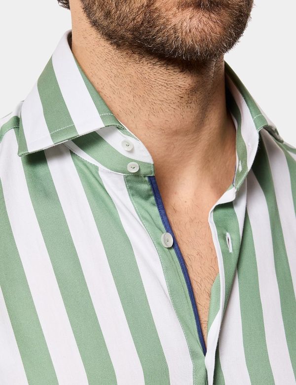 Men's Slim Fit Green & White Large Bengal Stripe Curtis Shirt | Hawes &  Curtis