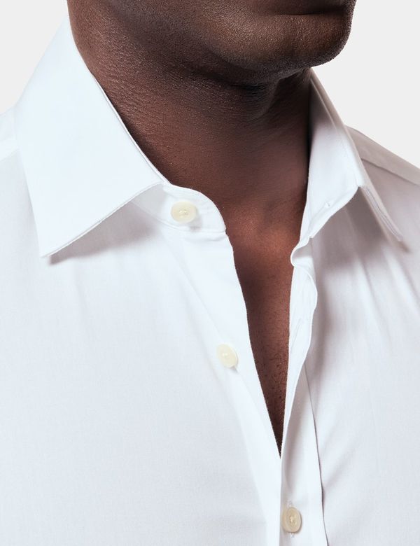 White Slim Fit Cotton Stretch Shirt - Single Cuffs | Hawes and Curtis White Slim Fit Cotton Stretch Shirt - Single Cuffs | Hawes and Curtis