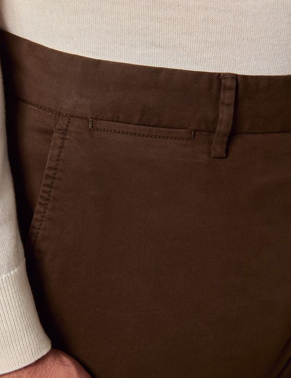 Hawes & Curtis Slim Fit Brown Garment-Dyed Chinos | Cotton Stretch | Plain | Men's